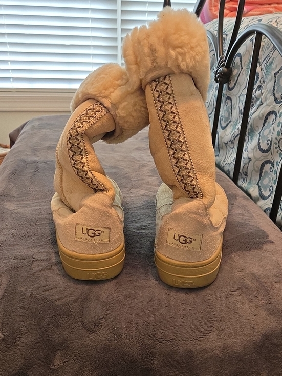 UGG Shoes - UGG Chestnut Shearling Cuff Suede Ankle Boots